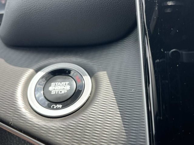 Used 2024 Jeep Grand Cherokee Laredo X AWD/4WD image 40
