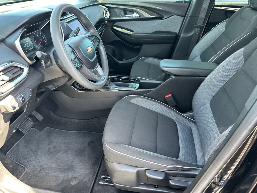 Used 2023 Chevrolet TrailBlazer LS FWD image 9