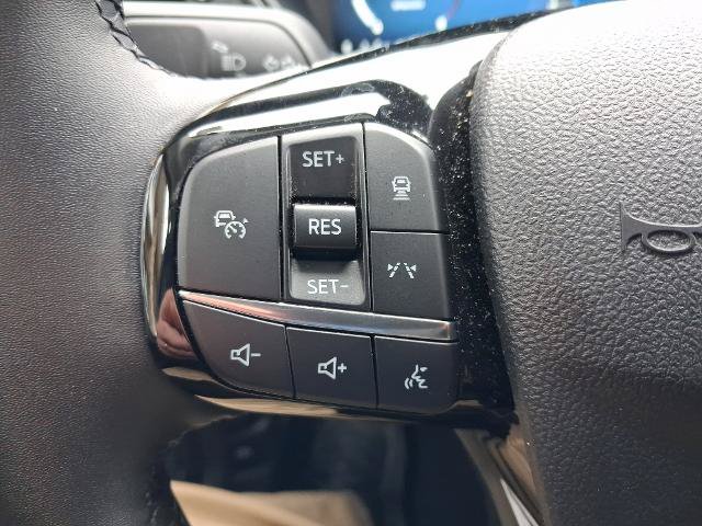 Certified 2025 Ford Escape Platinum AWD/4WD image 19