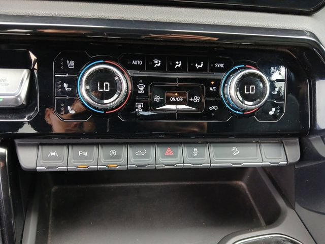 Used 2024 GMC Sierra 1500 AT4 w/ Technology Package AWD/4WD image 21