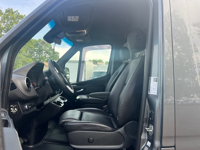 Used 2024 Mercedes-Benz Sprinter 2500 image 12