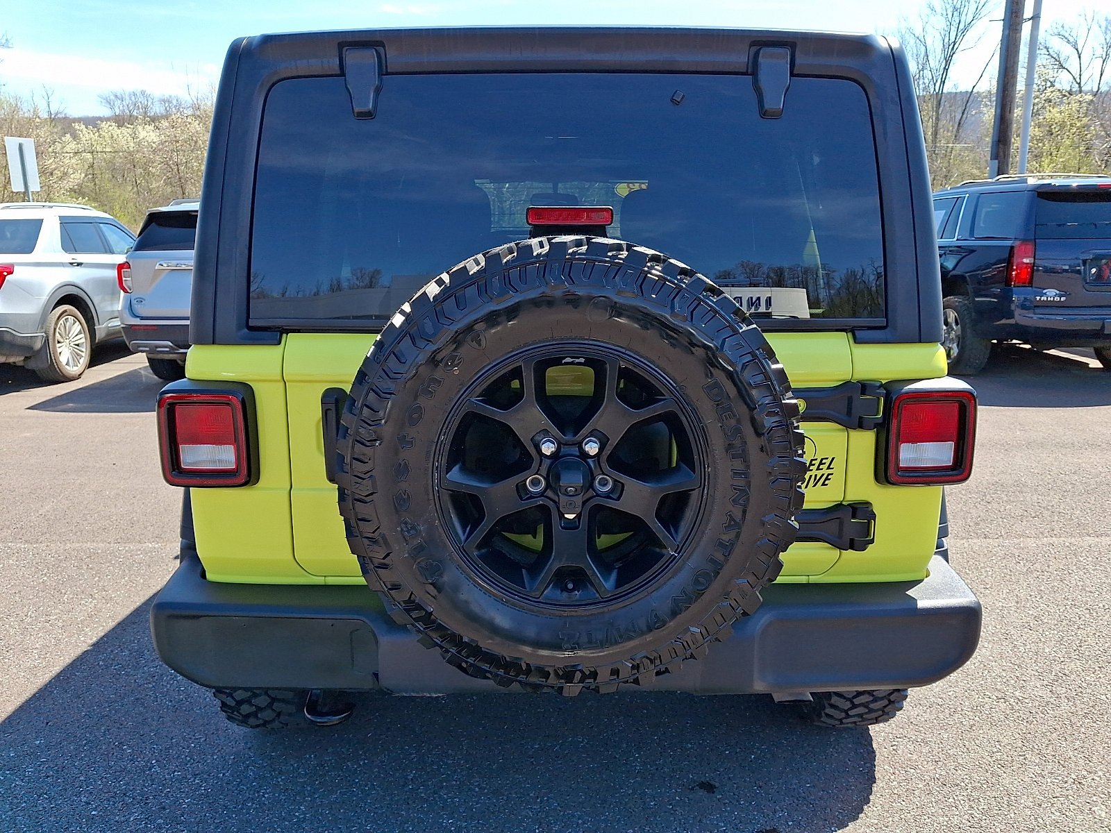 Used 2023 Jeep Wrangler Willys AWD/4WD image 9