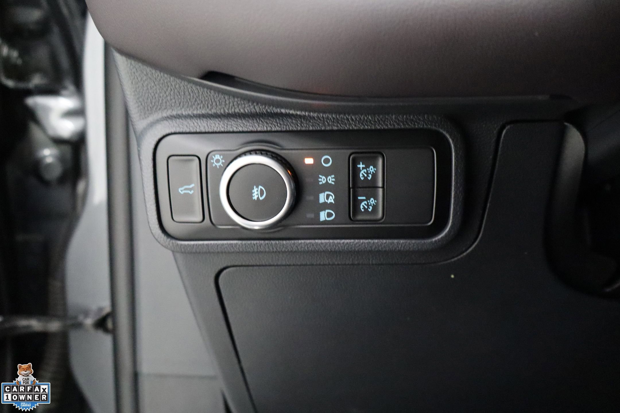 Certified 2025 Ford Explorer Platinum w/ LUX Leather Package image 15