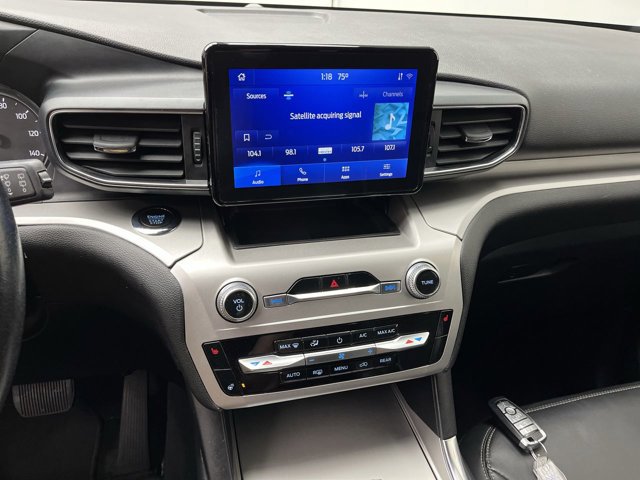 Certified 2022 Ford Explorer XLT w/ Equipment Group 202A AWD/4WD image 18