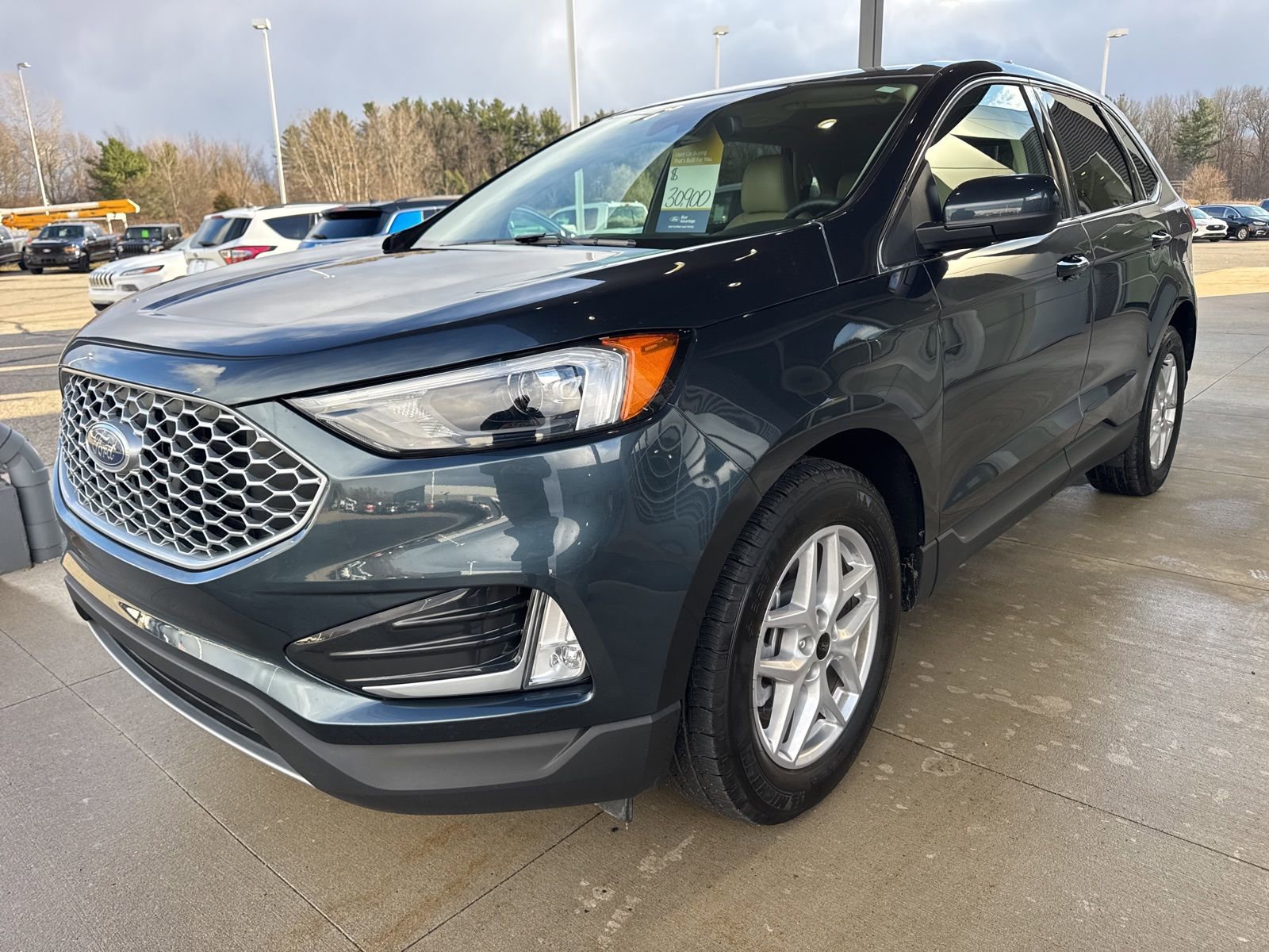 Certified 2024 Ford Edge SEL w/ Convenience Package image 3