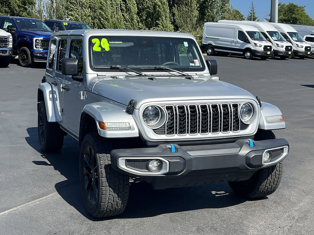 Used 2024 Jeep Wrangler Unlimited Sahara AWD/4WD image 4
