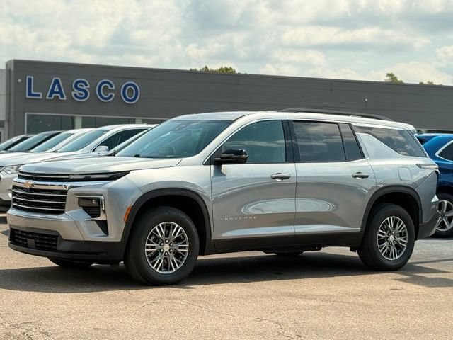 Used 2025 Chevrolet Traverse LT AWD/4WD image 1
