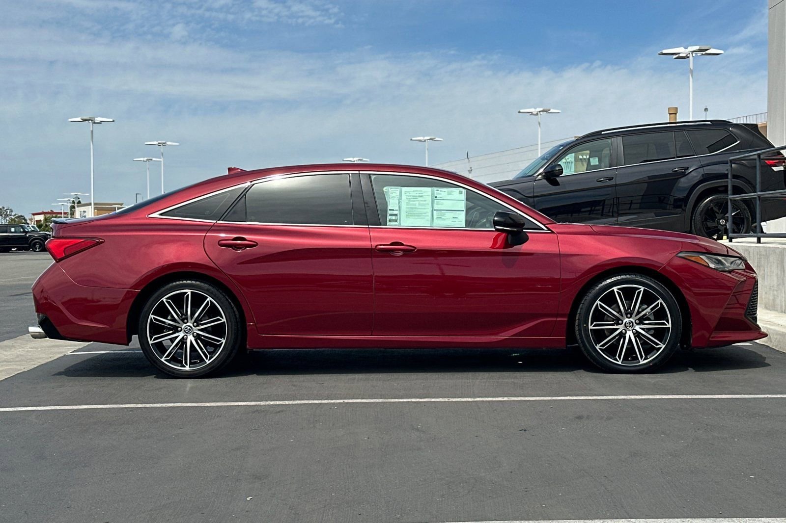 Used 2019 Toyota Avalon Touring w/ Advanced Safety Package image 2