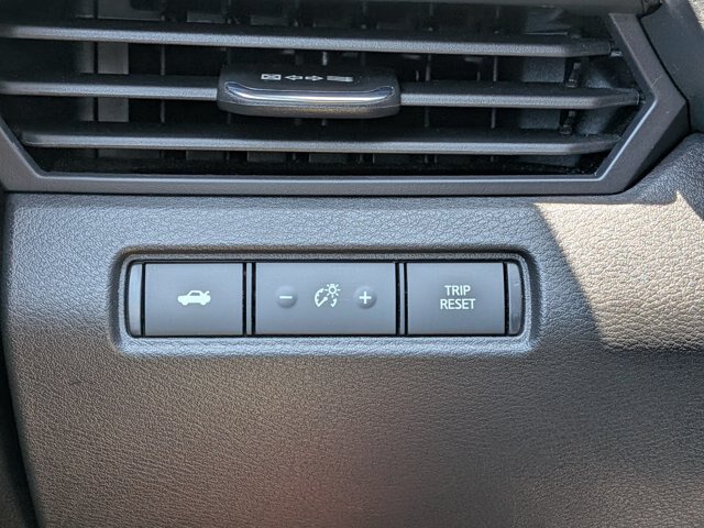 Used 2024 Nissan Altima 2.5 SV FWD image 18