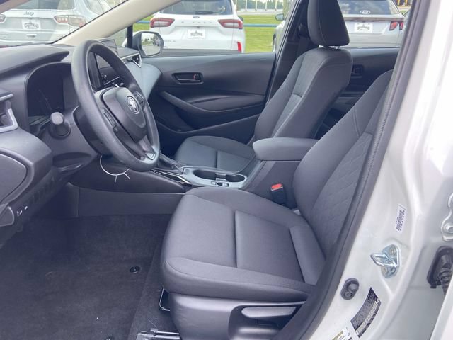 Used 2026 Toyota Corolla LE FWD image 14