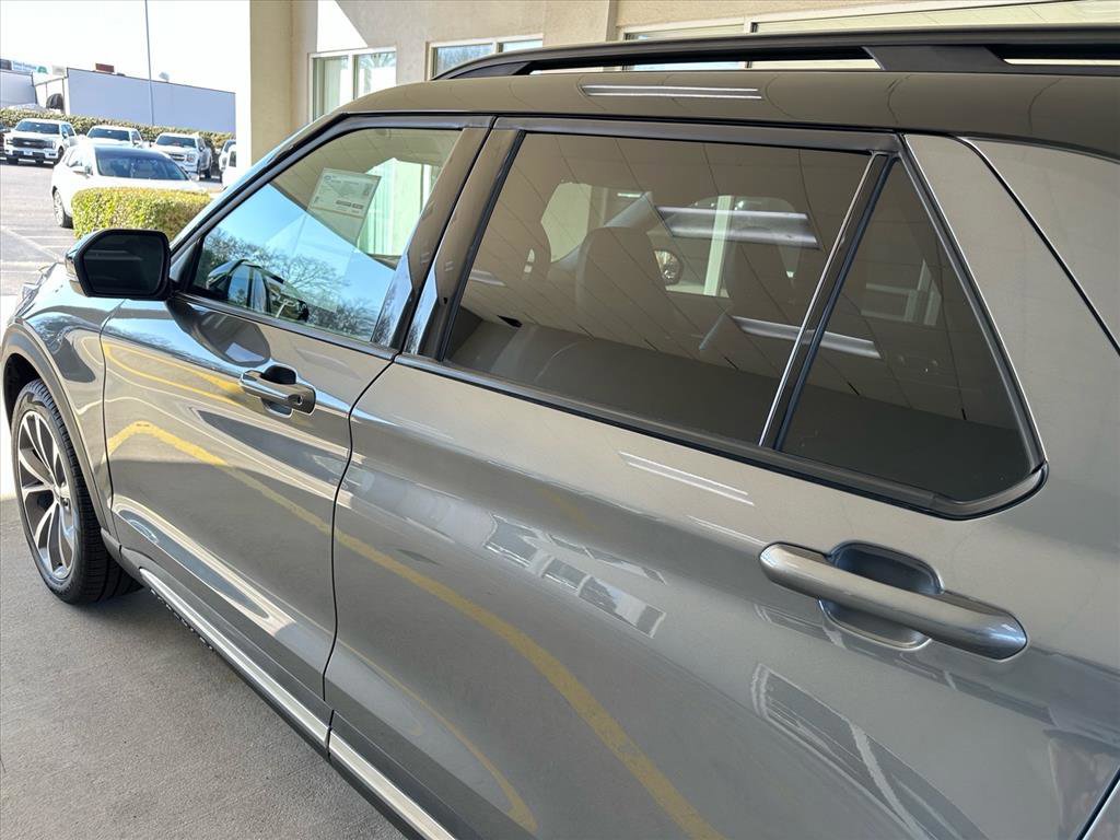 Certified 2025 Ford Explorer Platinum w/ Ultimate Package image 14