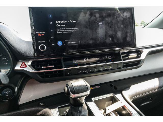 Used 2025 Toyota Sienna XLE FWD image 10