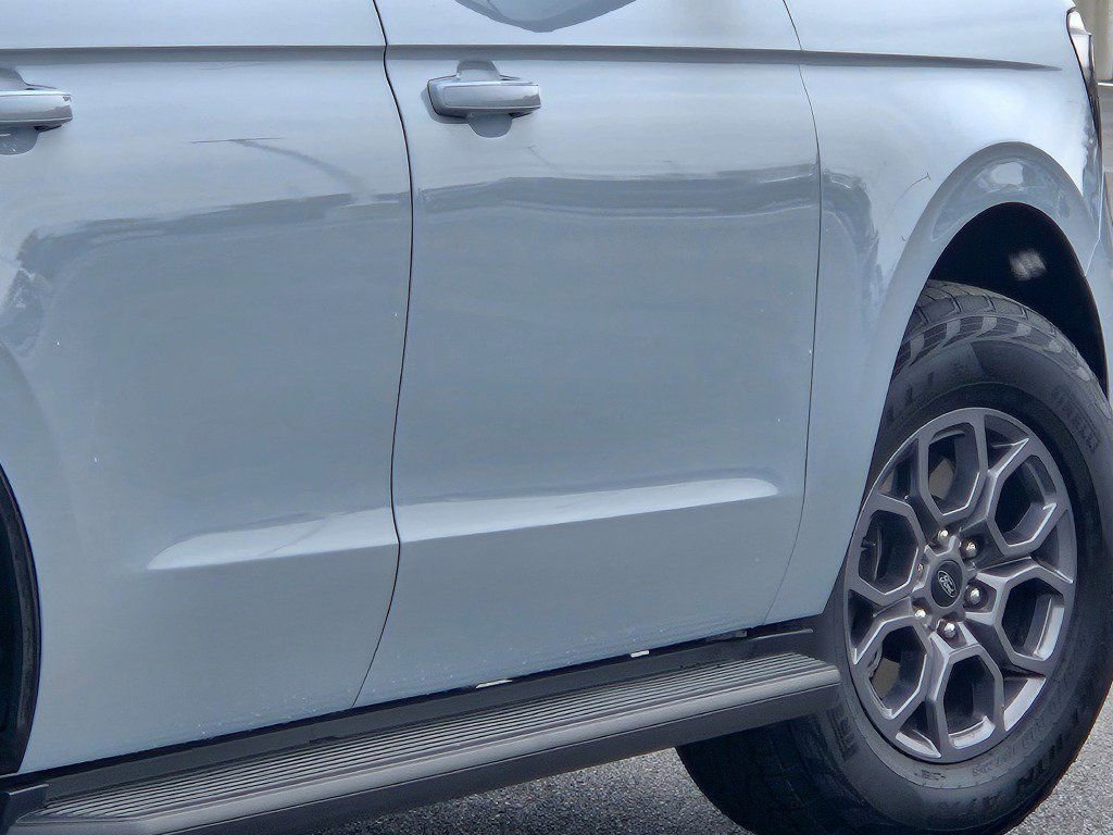 Certified 2025 Ford Expedition Active AWD/4WD image 15