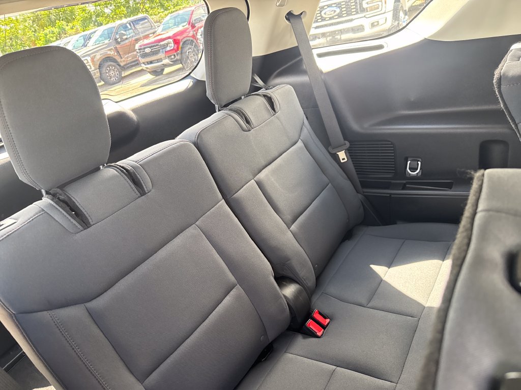 Certified 2025 Ford Explorer Active RWD image 29