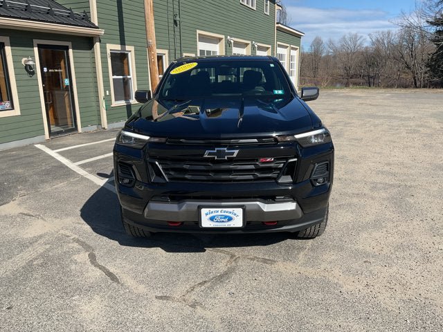 Used 2025 Chevrolet Colorado Z71 AWD/4WD image 3