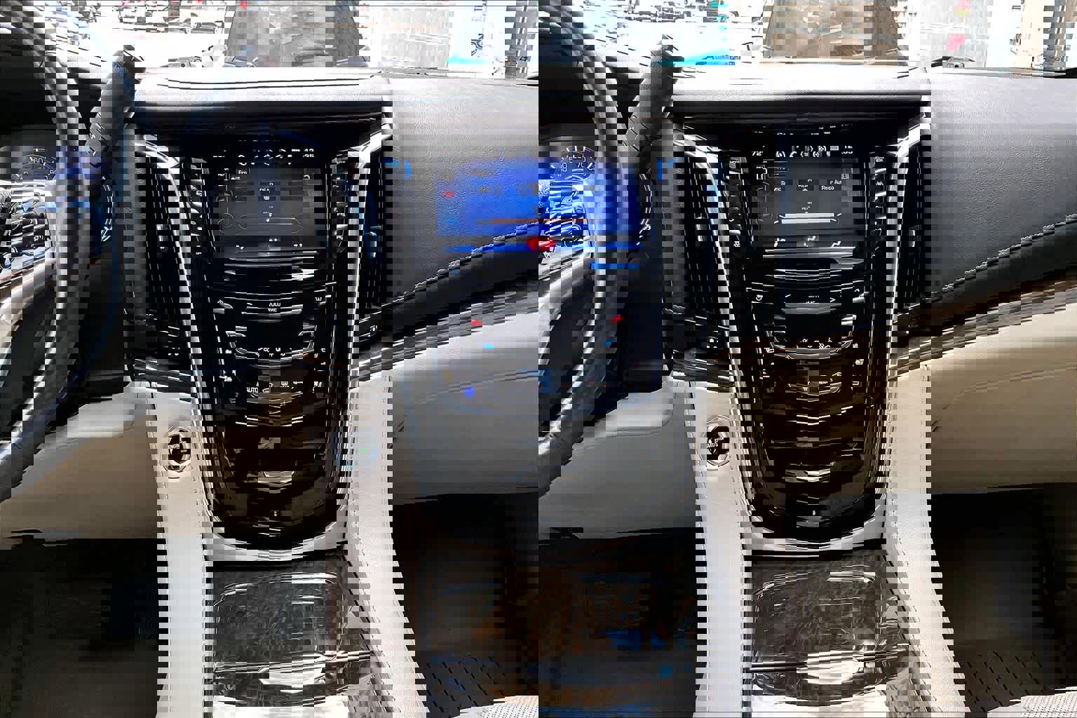 Used 2018 Cadillac Escalade Luxury image 6