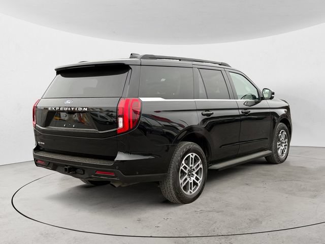 Certified 2025 Ford Expedition Active AWD/4WD image 5