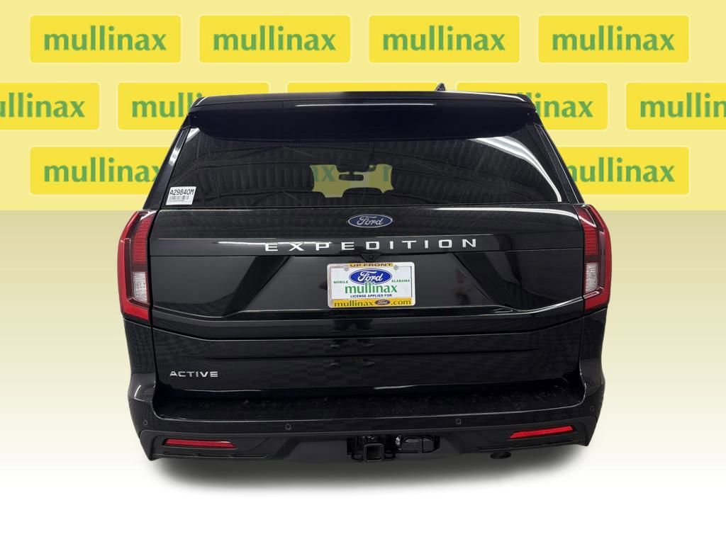 Certified 2025 Ford Expedition Active image 4