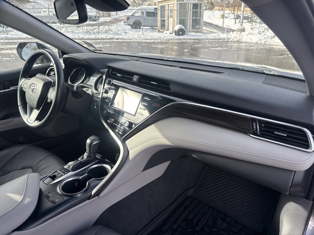 Used 2018 Toyota Camry XLE image 27