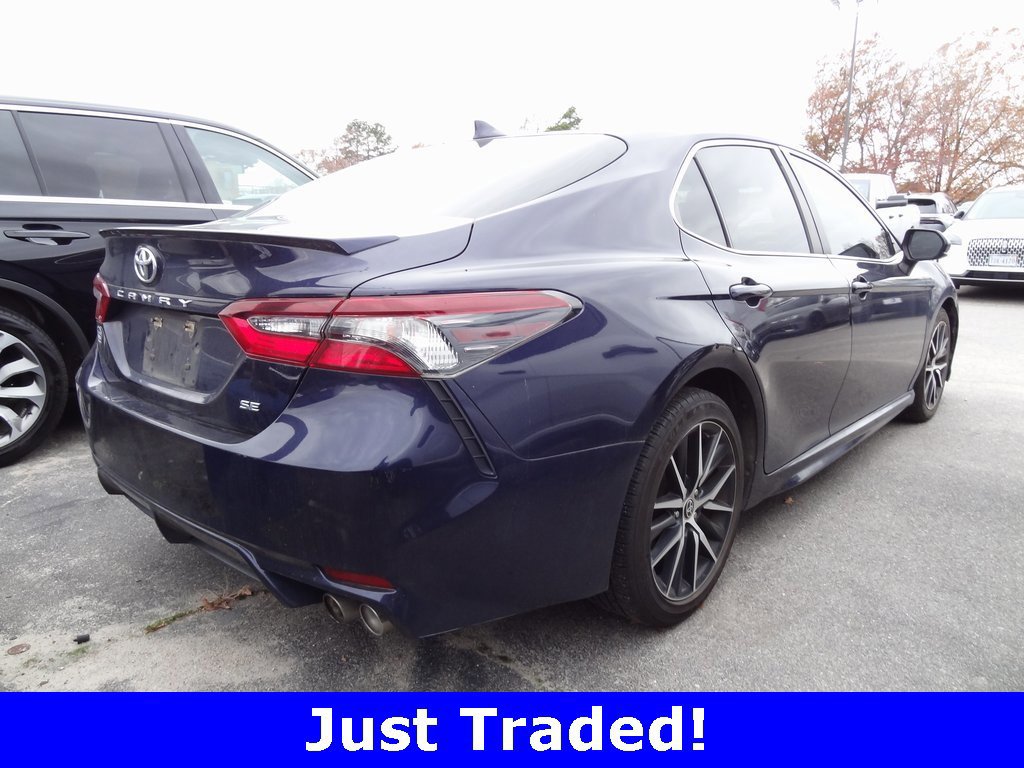 Used 2021 Toyota Camry SE image 2