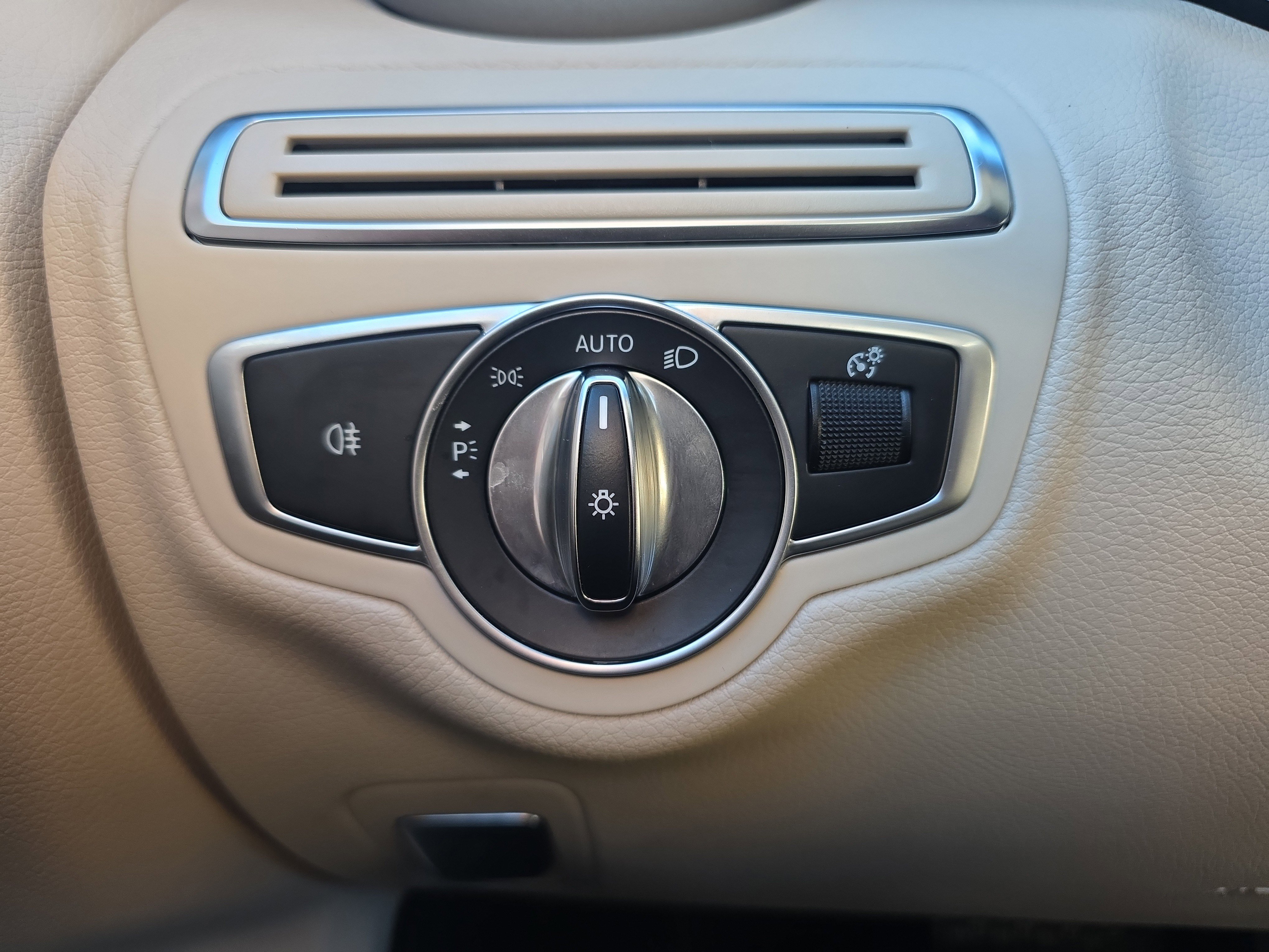 Used 2018 Mercedes-Benz C 300 C 300 w/ Multimedia Package image 35