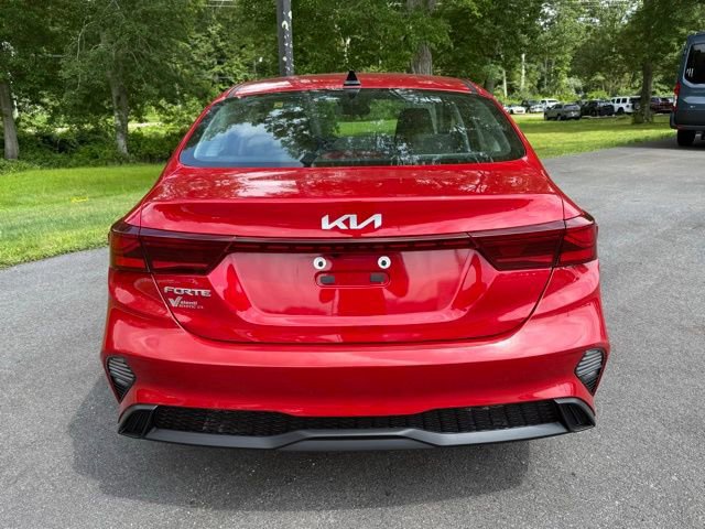 Used 2023 Kia Forte LXS w/ LXS Technology Package image 3