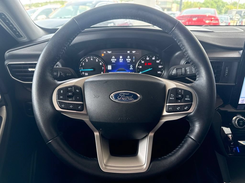 Certified 2024 Ford Explorer Limited w/ Limited Technology Package AWD/4WD image 18