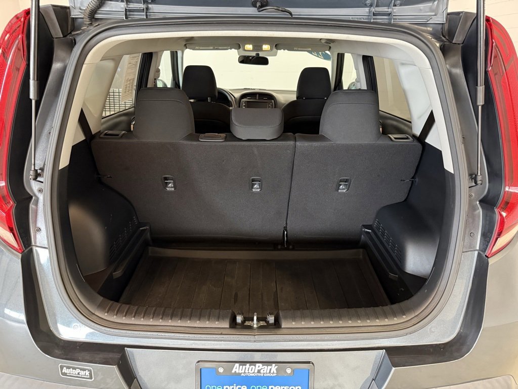 Used 2022 Kia Soul LX image 13