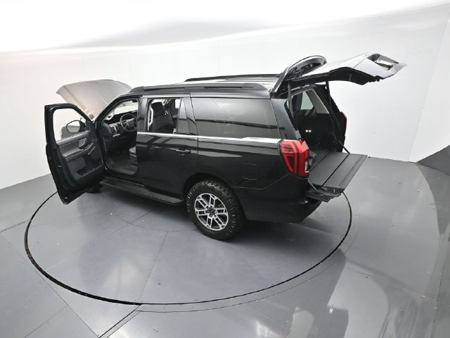 Certified 2025 Ford Expedition Active AWD/4WD image 58
