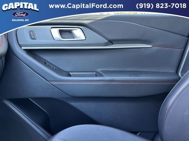 Certified 2025 Ford Explorer ST-Line w/ Premium Package image 27