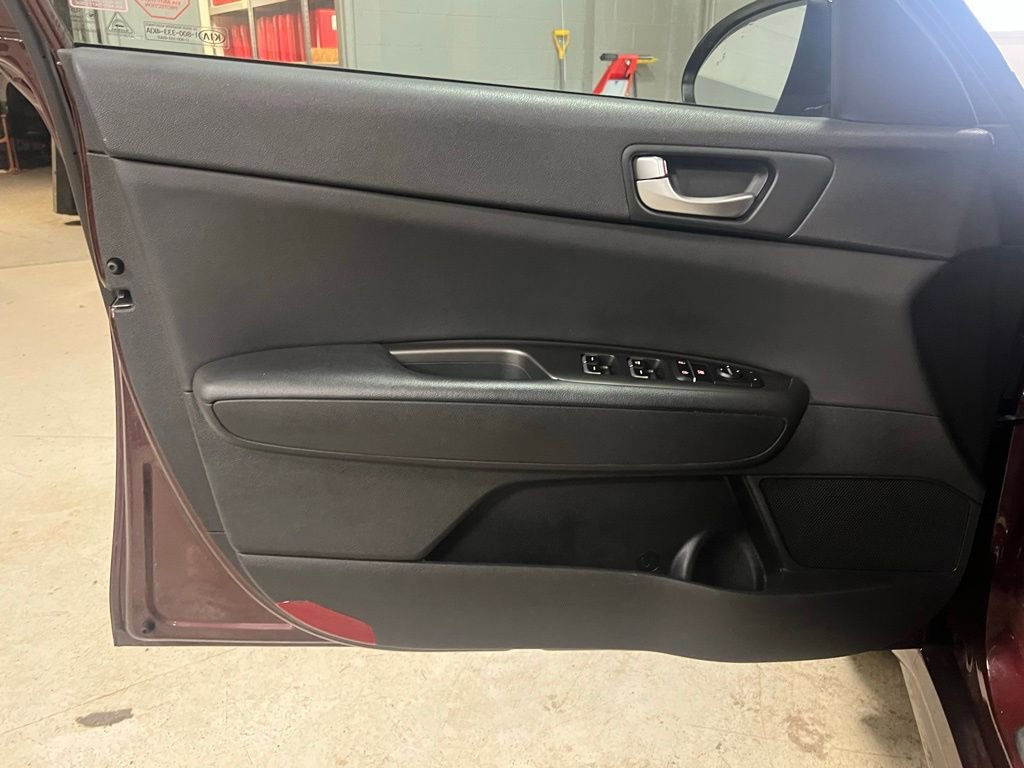 Used 2020 Kia Optima LX FWD image 18