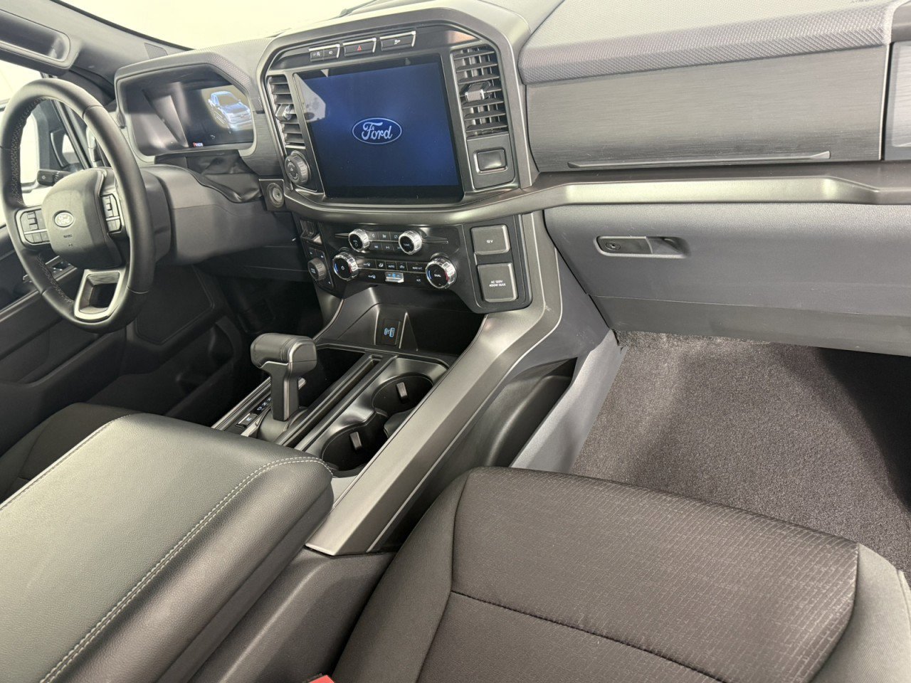 Certified 2024 Ford F150 XLT w/ XLT Black Appearance Package image 11