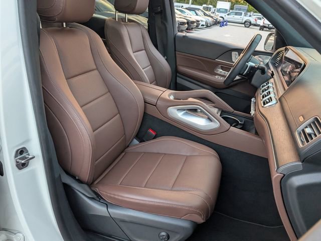 Used 2024 Mercedes-Benz GLS 450 4MATIC image 18
