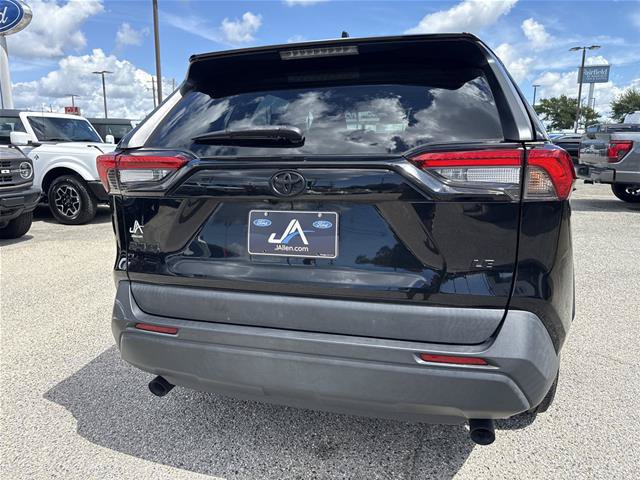 Used 2024 Toyota RAV4 LE FWD image 13