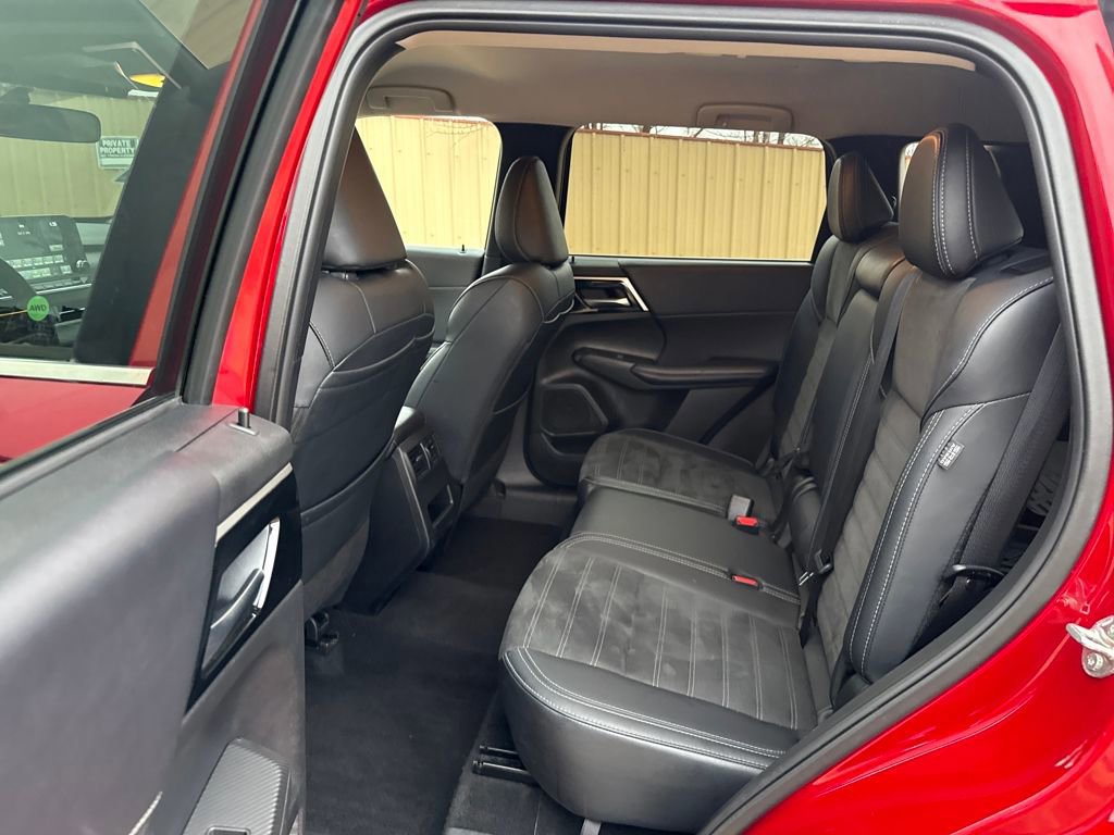 Used 2024 Mitsubishi Outlander SE image 18