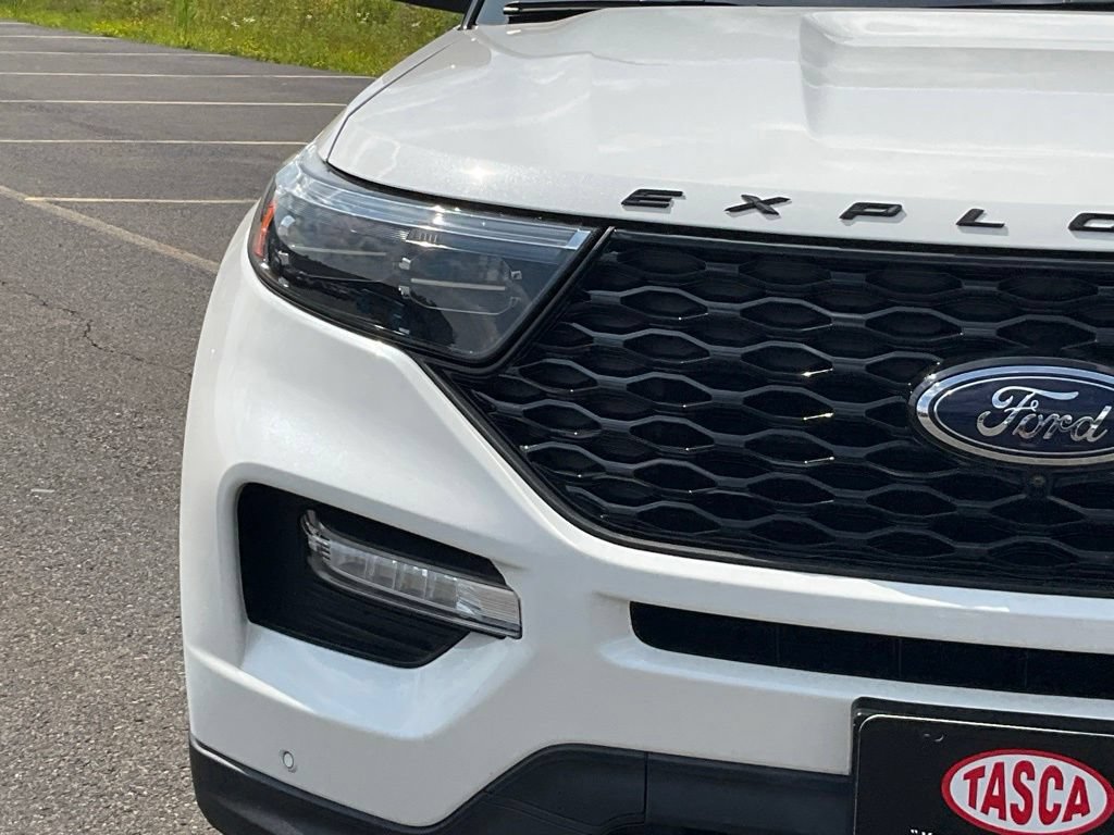 Certified 2020 Ford Explorer ST w/ Premium Technology Package AWD/4WD image 2