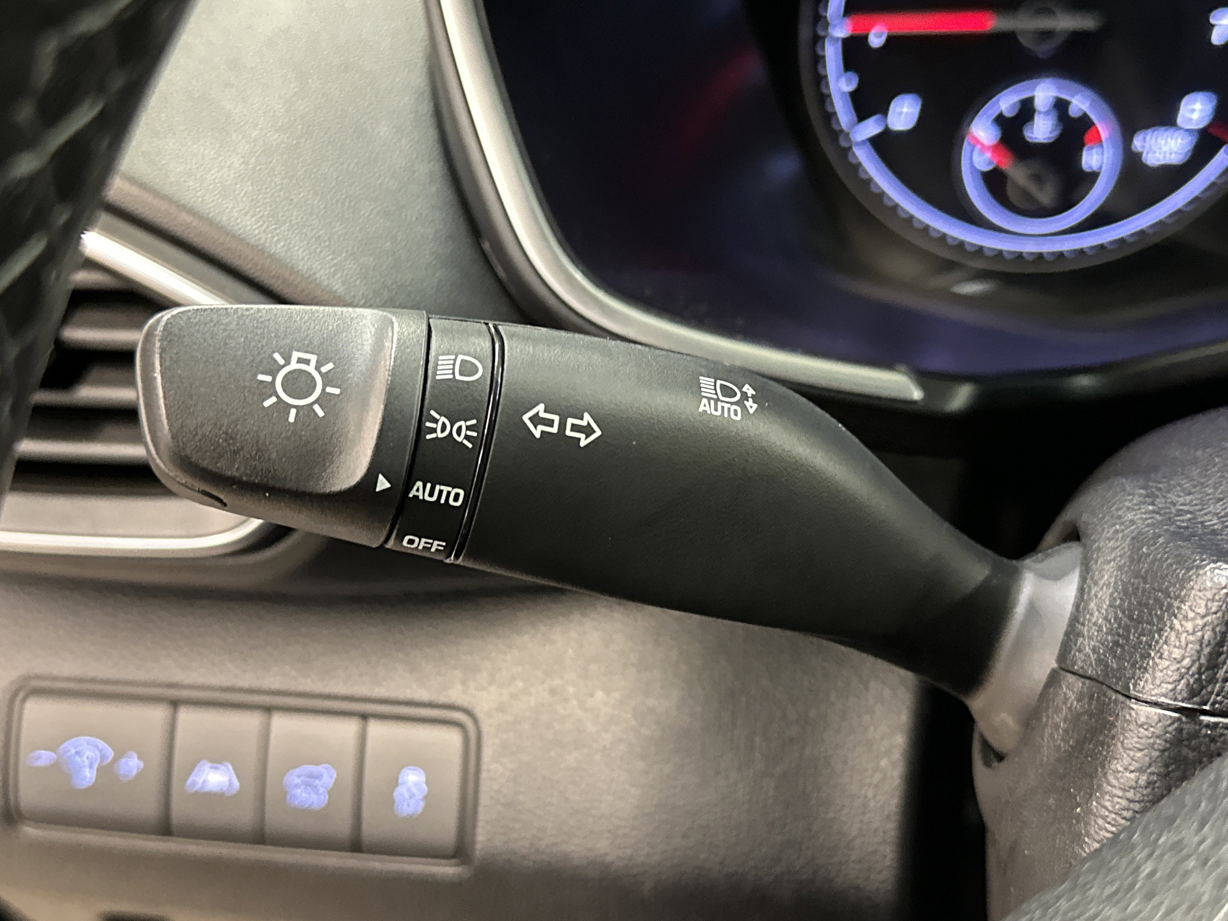 Used 2023 Hyundai Santa Fe SEL image 34