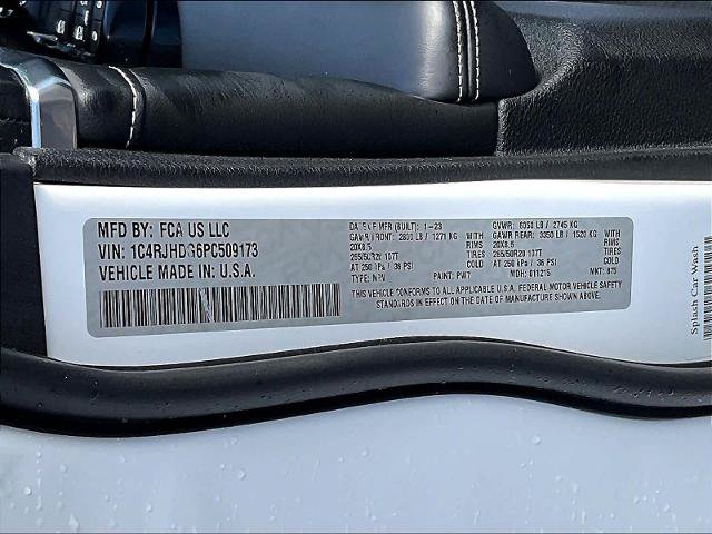 Used 2023 Jeep Grand Cherokee Overland w/ Luxury Tech Group IV AWD/4WD image 21