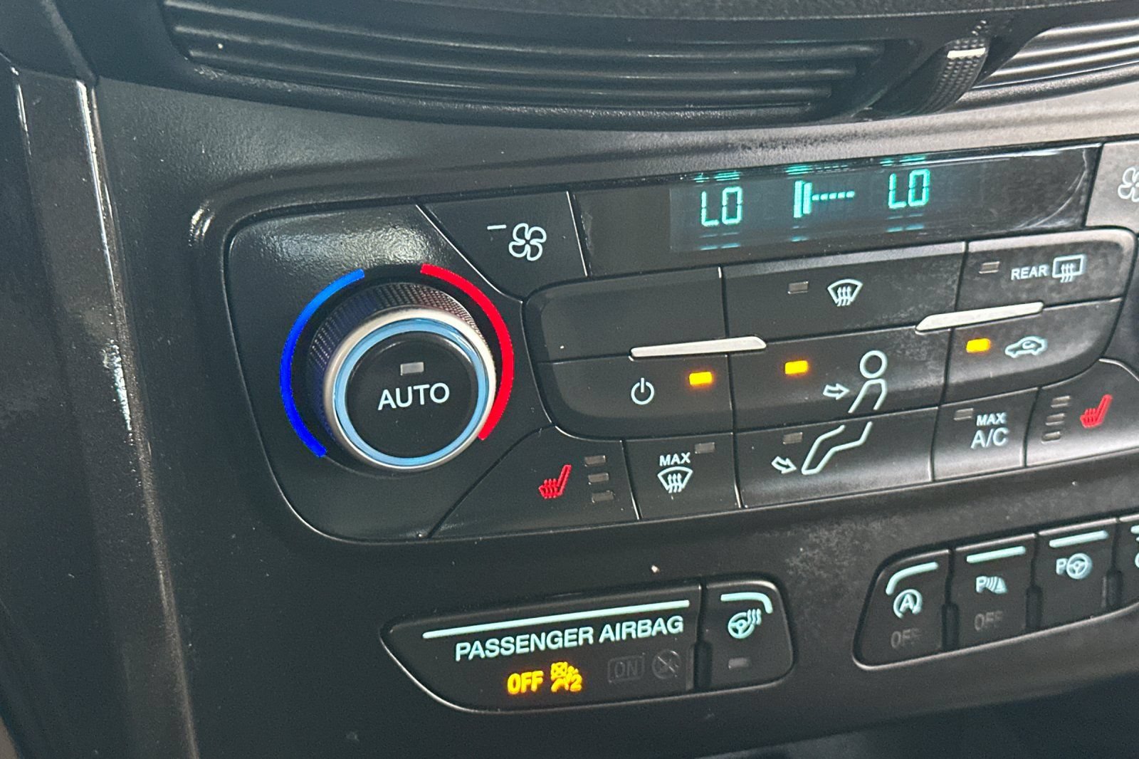 Certified 2018 Ford Escape Titanium FWD image 29