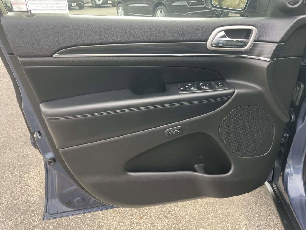 Used 2020 Jeep Grand Cherokee Limited image 18