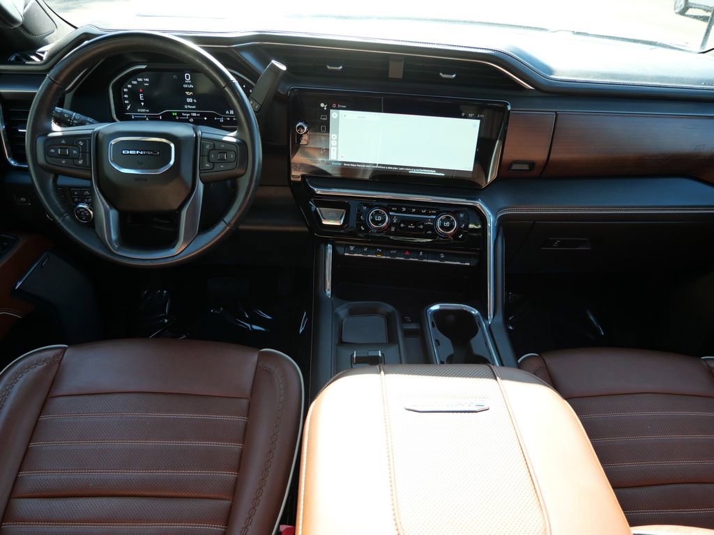 Used 2024 GMC Sierra 2500 Denali Ultimate AWD/4WD image 11