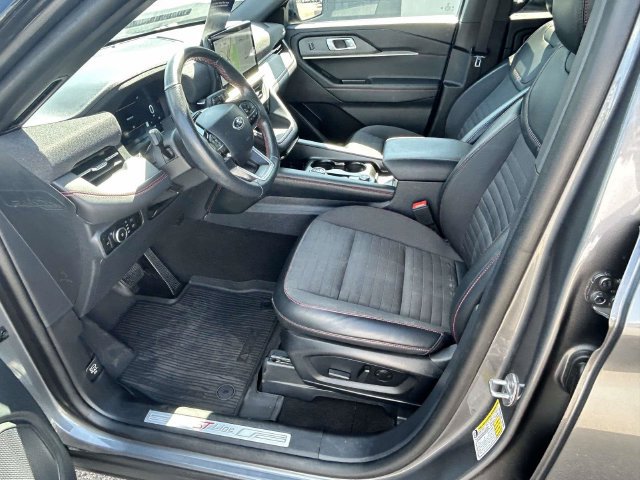 Certified 2025 Ford Explorer ST-Line AWD/4WD image 25