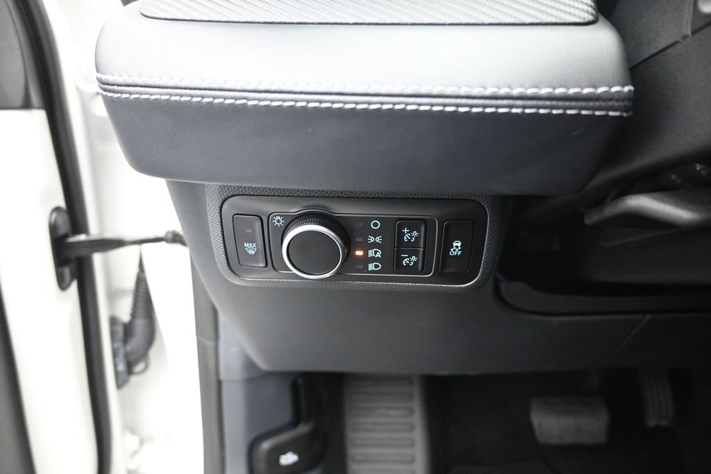 Certified 2025 Ford Mustang Mach-E Select RWD image 12