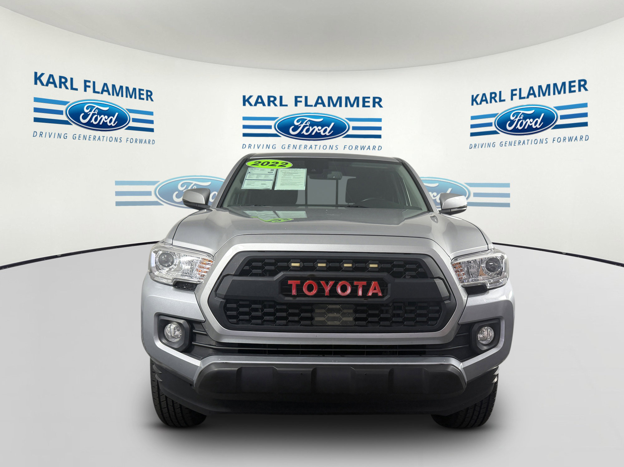 Used 2022 Toyota Tacoma SR5 w/ Technology Package RWD image 8