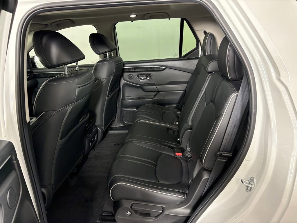 Used 2025 Honda Pilot Elite image 29