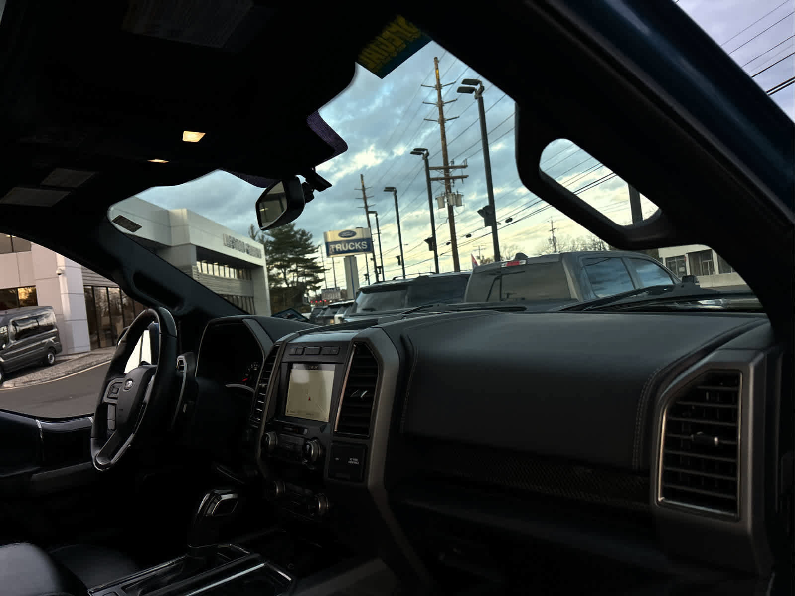 Certified 2019 Ford F150 Raptor w/ Equipment Group 802A Luxury image 33