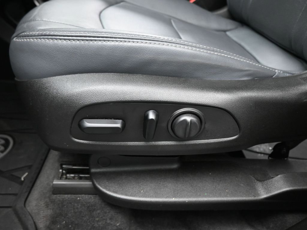 Used 2020 Buick Enclave Essence w/ LPO, Floor Liner Package FWD image 40