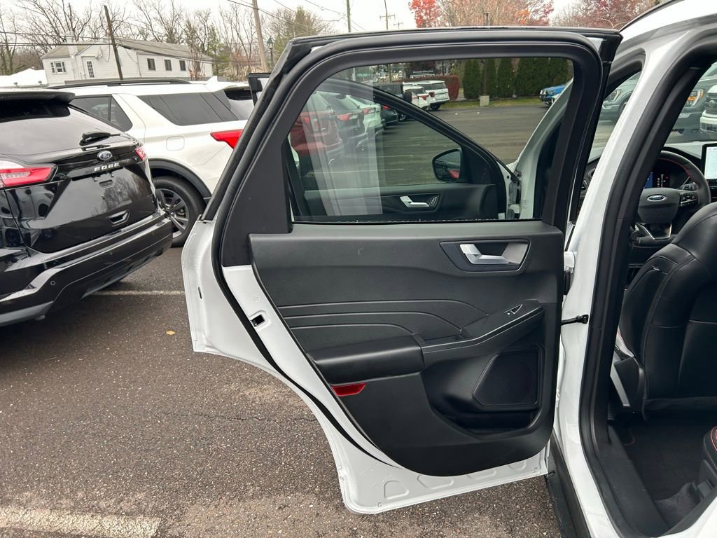 Certified 2023 Ford Escape ST-Line w/ Tech Pack #1 image 17