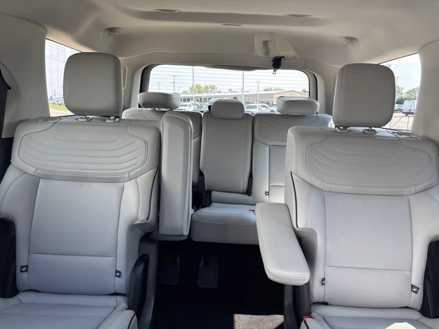 Certified 2026 Ford Expedition Platinum w/ Platinum Ultimate Package AWD/4WD image 33