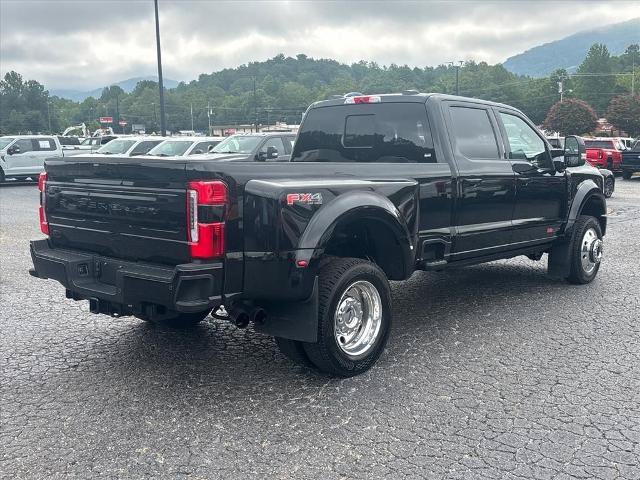 Certified 2025 Ford F450 Platinum w/ FX4 Off-Road Package AWD/4WD image 8